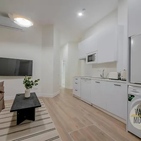 Cool Y Centrico Apt 6Px En Plena Plaza Del Carmen E2 Madrid Exterior photo
