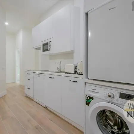 Cool Y Centrico Apt 6Px En Plena Plaza Del Carmen E2 Madrid Exterior photo
